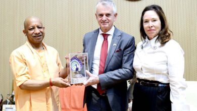 मुख्यमंत्री योगी से कनाडा के उच्चायुक्त की मुलाकात, यूपी में निवेश व टेक्नोलॉजी सहयोग पर जोर