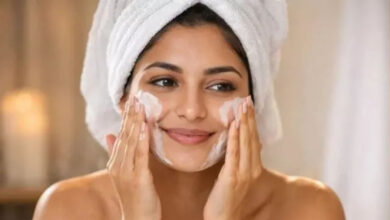 महंगे प्रोडक्ट्स नहीं, सही स्किन केयर रूटीन से मिलेगी ग्लोइंग स्किन महंगे प्रोडक्ट्स नहीं, सही स्किन केयर रूटीन से मिलेगी ग्लोइंग स्किन