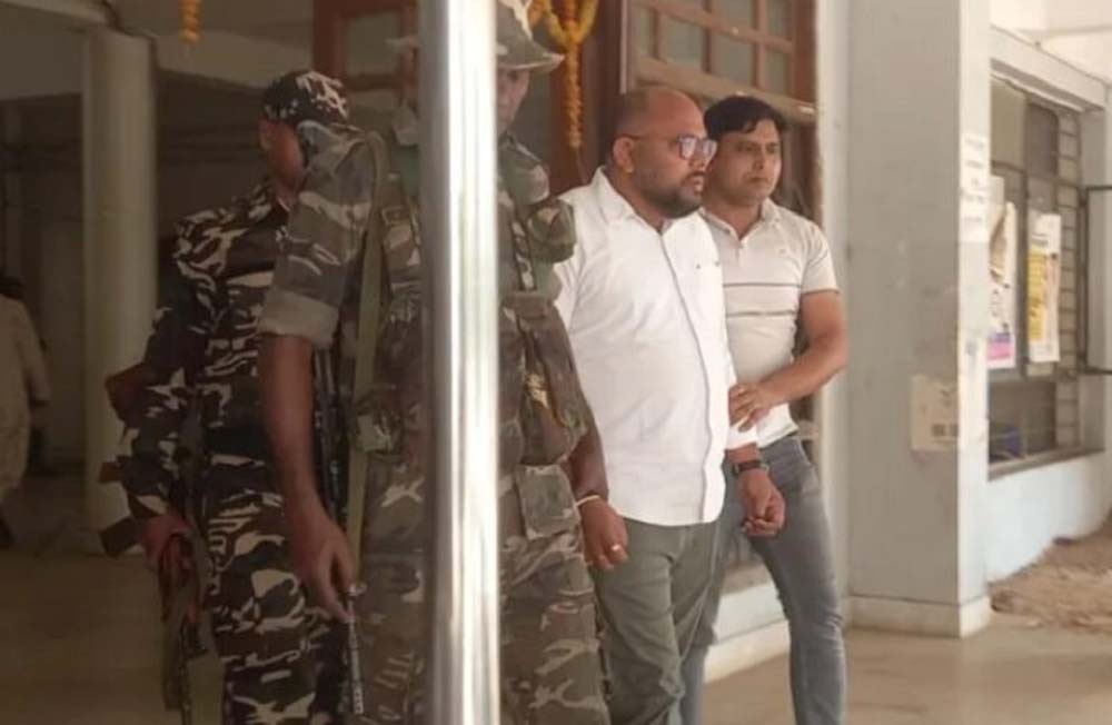 सरायकेला में ACB का बड़ा एक्शन, 5 लाख घूस लेते कर्मी और दलाल गिरफ्तार