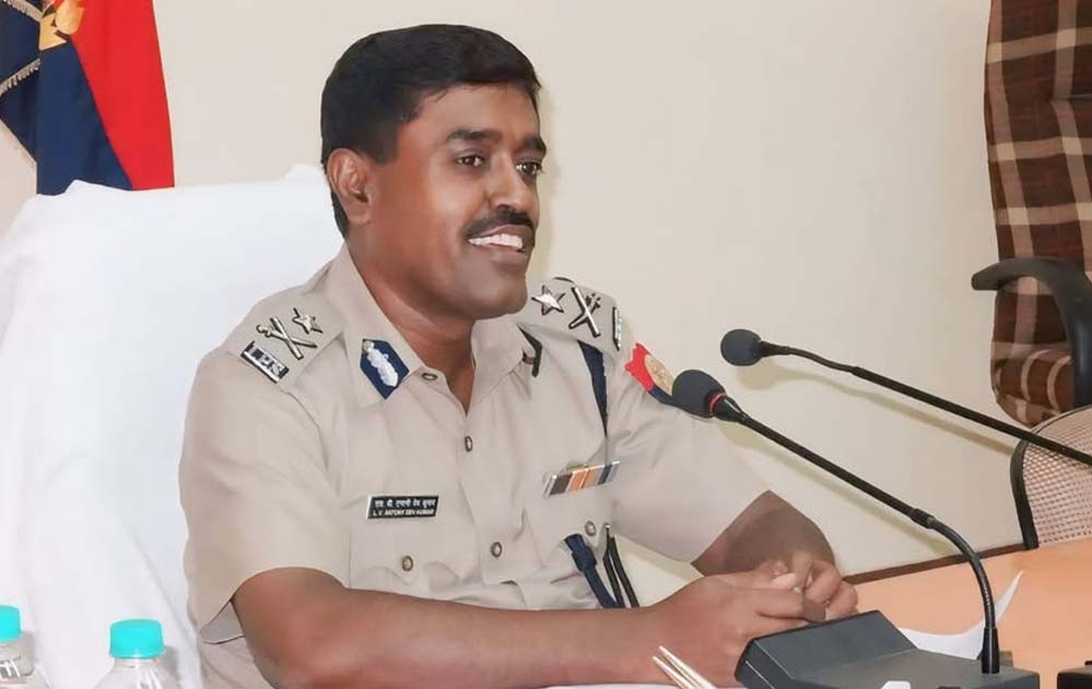 एडीजी से डीजी बने IPS एलवी एंटनी देव कुमार, यूपी सरकार ने जारी किया आदेश एडीजी से डीजी बने IPS एलवी एंटनी देव कुमार, यूपी सरकार ने जारी किया आदेश