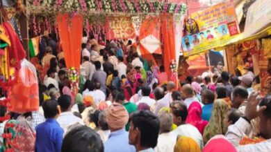नवरात्रि पर यूपी के देवी मंदिरों में उमड़ा आस्था का सैलाब, लाखों श्रद्धालुओं ने किए दर्शन नवरात्रि पर यूपी के देवी मंदिरों में उमड़ा आस्था का सैलाब, लाखों श्रद्धालुओं ने किए दर्शन
