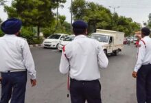 क्या पुरुष ट्रैफिक पुलिसकर्मी गाड़ी चला रही महिलाओं को नहीं रोक सकते?
