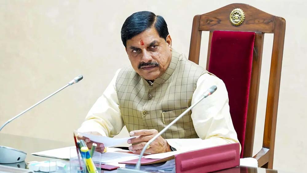 सवा दो साल में 18 आईएएस-आईपीएस पर एक्शन, प्रशासनिक लापरवाही पर सीएम मोहन ने लिया सख्त फैसला सवा दो साल में 18 आईएएस-आईपीएस पर एक्शन, प्रशासनिक लापरवाही पर सीएम मोहन ने लिया सख्त फैसला