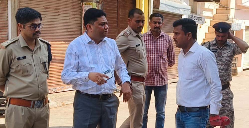बम की धमकी’ से प्रदेश में मचा हड़कंप, पासपोर्ट ऑफिस और डाकघर में चली सर्चिंग बम की धमकी’ से प्रदेश में मचा हड़कंप, पासपोर्ट ऑफिस और डाकघर में चली सर्चिंग