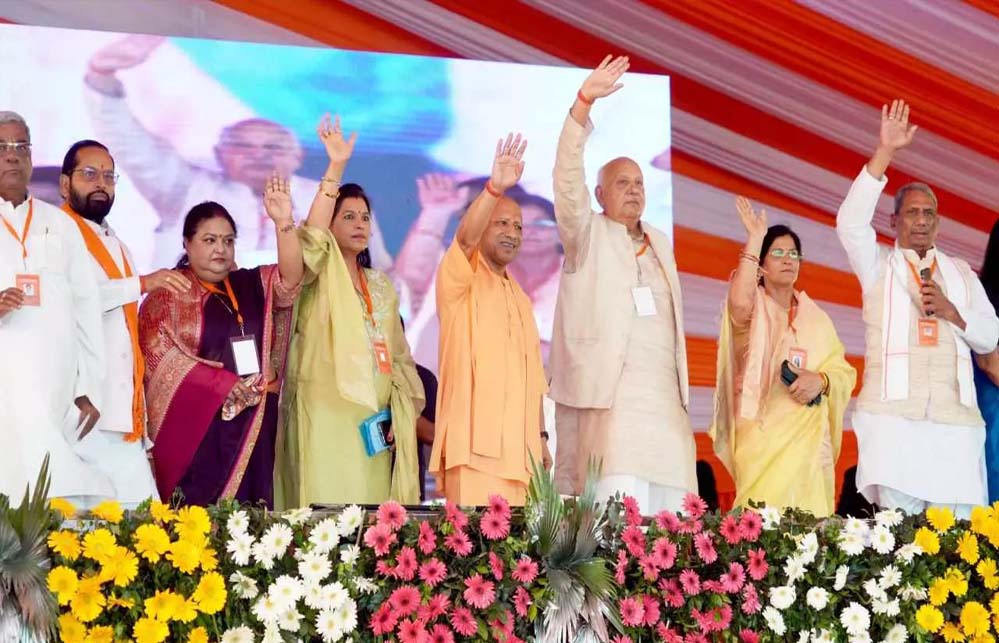 चैत्र नवरात्रि में पूरी हुई मन की मुराद, मुख्यमंत्री के हाथों मिला सुविधाओं का लाभ चैत्र नवरात्रि में पूरी हुई मन की मुराद, मुख्यमंत्री के हाथों मिला सुविधाओं का लाभ