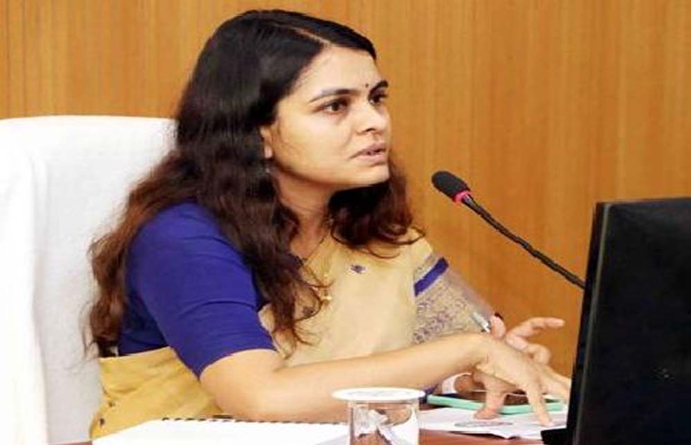 HC ने शाजापुर कलेक्टर को तीसरी बार लगाई फटकार: वेतनवृद्धि रोकने के आदेश पर स्टे, 15 दिन में हलफनामा देने का निर्देश HC ने शाजापुर कलेक्टर को तीसरी बार लगाई फटकार: वेतनवृद्धि रोकने के आदेश पर स्टे, 15 दिन में हलफनामा देने का निर्देश