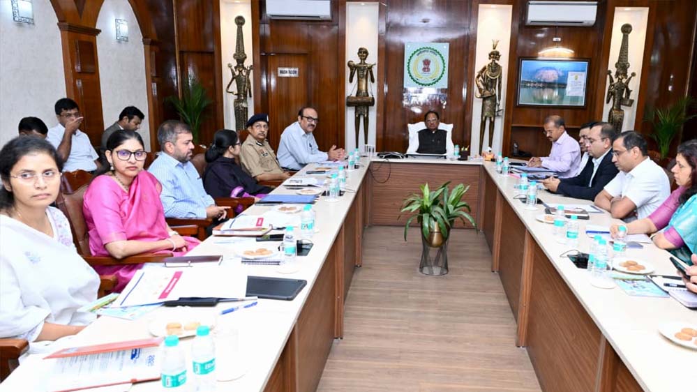 पश्चिम एशिया की परिस्थितियों पर मुख्यमंत्री की उच्चस्तरीय समीक्षा: वीडियो कॉन्फ्रेंसिंग के माध्यम से कमिश्नर, आईजी और कलेक्टरों को दिए निर्देश पश्चिम एशिया की परिस्थितियों पर मुख्यमंत्री की उच्चस्तरीय समीक्षा: वीडियो कॉन्फ्रेंसिंग के माध्यम से कमिश्नर, आईजी और कलेक्टरों को दिए निर्देश