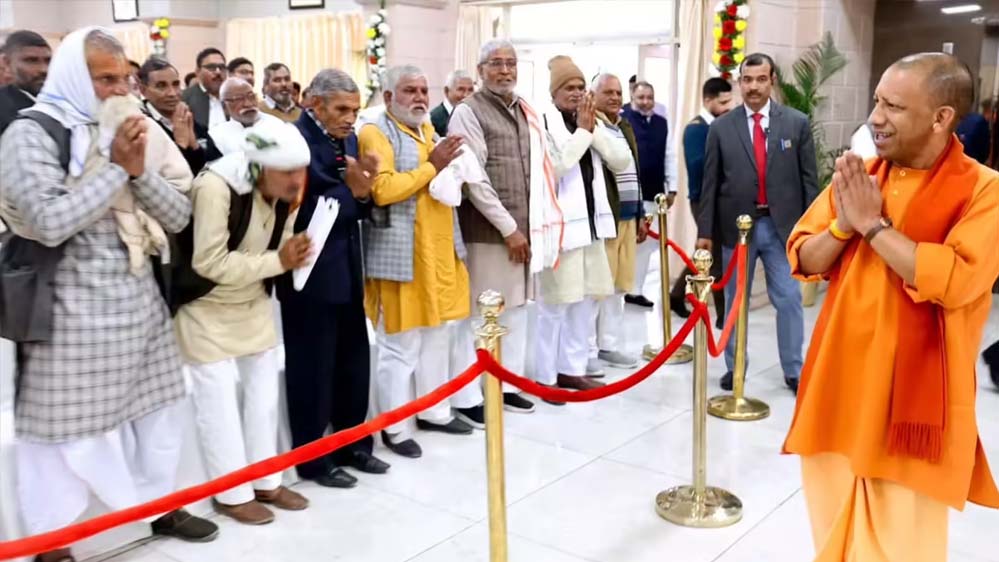 जेवर की गलियों में गूंजा मुख्यमंत्री योगी आदित्यनाथ पर लिखा गया गीत जेवर की गलियों में गूंजा मुख्यमंत्री योगी आदित्यनाथ पर लिखा गया गीत