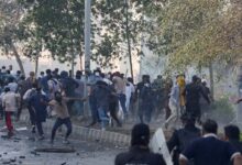 पाकिस्तानी प्रदर्शनकारियों ने अमेरिकी दूतावास पर किया हमला, मौतों की संख्या 23 तक पहुंची