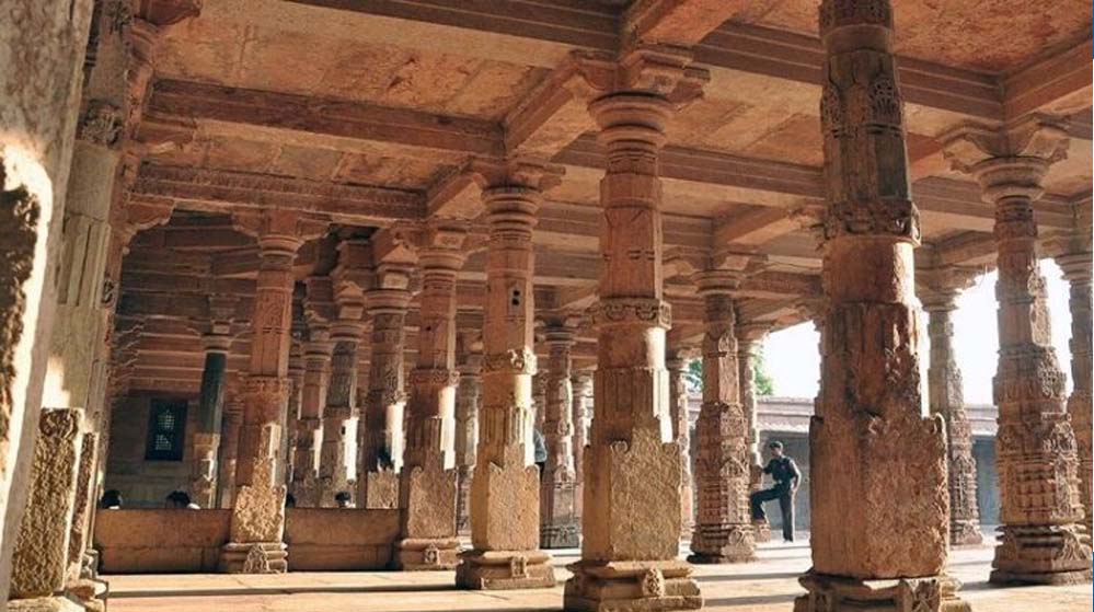 धार भोजशाला परिसर की कब्रों पर नया विवाद: एएसआई सर्वे रिपोर्ट से बढ़ी हलचल, मुस्लिम पक्ष कोर्ट जाने को तैयार