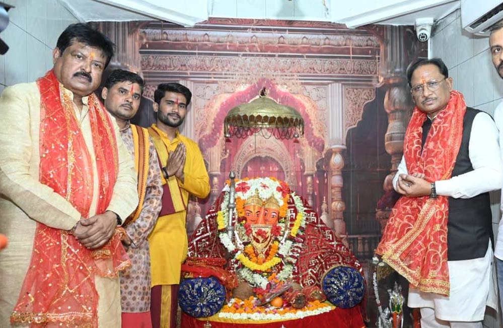 मुख्यमंत्री विष्णुदेव साय ने चंदखुरी में माता कौशल्या एवं भगवान श्रीराम के किए दर्शन: प्रदेश की सुख-समृद्धि की कामना की मुख्यमंत्री विष्णुदेव साय ने चंदखुरी में माता कौशल्या एवं भगवान श्रीराम के किए दर्शन: प्रदेश की सुख-समृद्धि की कामना की