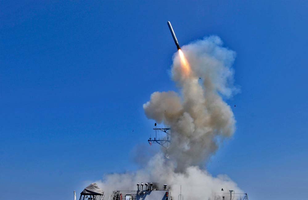 अमेरिका ने ईरान पर दागीं 29,750 करोड़ की टॉमहॉक, जानें क्यों है इतनी खास? अमेरिका ने ईरान पर दागीं 29,750 करोड़ की टॉमहॉक, जानें क्यों है इतनी खास?