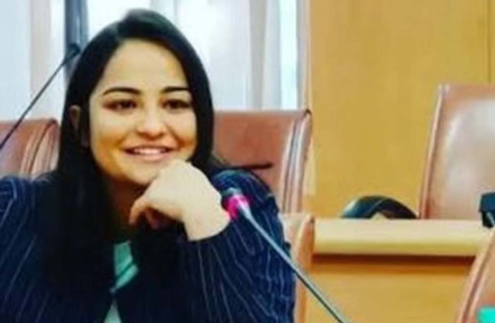 केरल कैडर की एमपी मूल की IPS अधिकारी EWS प्रमाणपत्र विवाद में फंसी, डिमोशन का खतरा केरल कैडर की एमपी मूल की IPS अधिकारी EWS प्रमाणपत्र विवाद में फंसी, डिमोशन का खतरा