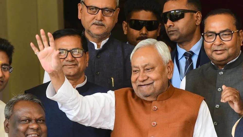 बिहार: नीतीश कुमार और नितिन नवीन ने दिया इस्तीफा, राज्यसभा में शुरू होगा उनका नया सफर!