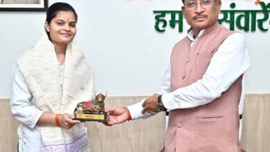 यूपीएससी सिविल सेवा परीक्षा में 35वीं रैंक प्राप्त करने वाली सु वैभवी अग्रवाल को मुख्यमंत्री ने दी बधाई मुख्यमंत्री  विष्णु देव साय