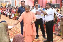 ‘इलाज कराइए, पैसा हमारी सरकार देगी’: जनता दर्शन में सीएम योगी ने की घोषणा