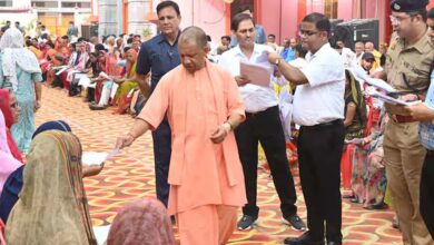 ‘इलाज कराइए, पैसा हमारी सरकार देगी’: जनता दर्शन में सीएम योगी ने की घोषणा ‘इलाज कराइए, पैसा हमारी सरकार देगी’: जनता दर्शन में सीएम योगी ने की घोषणा