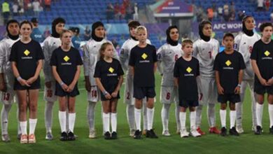 चेहरे पर उदासी, दिल में ग़म; ईरान की महिला फुटबॉलरों ने नहीं गाया राष्ट्रगान