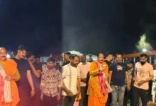 कुबेरेश्वर धाम में पं. प्रदीप मिश्रा ने किया होलिका दहन, शहरभर में सौ से अधिक होलिकाओं का जलना