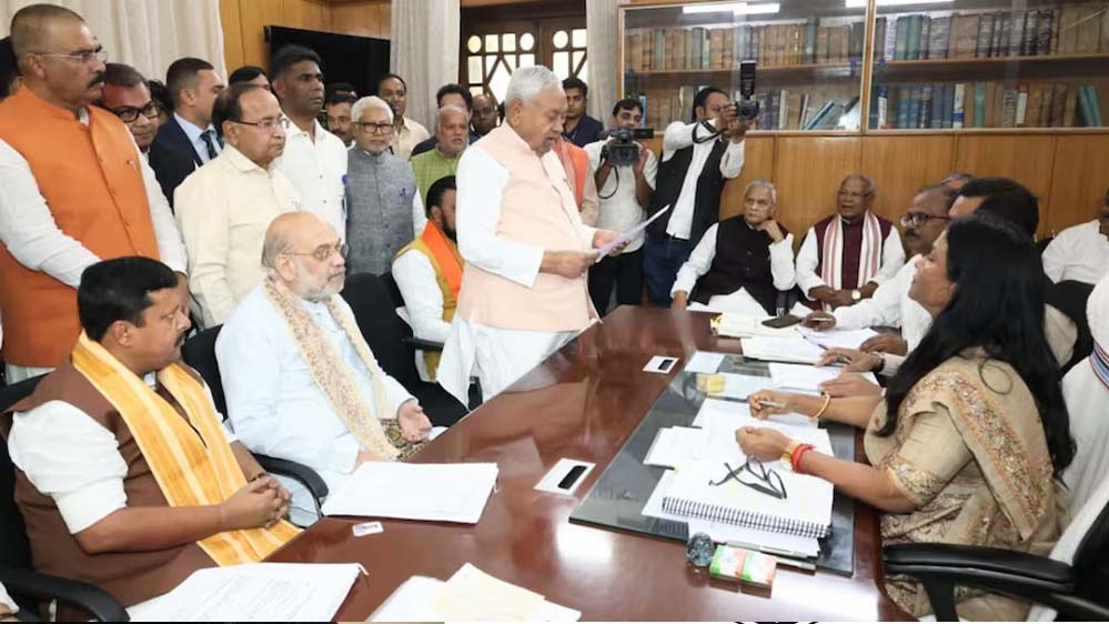 नीतीश कुमार के राज्यसभा नामांकन पर अमित शाह ने की जमकर तारीफ, नॉमिनेशन के बाद CM हाउस पहुंचे नीतीश