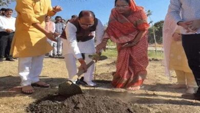 केन्द्रीय मंत्री शिवराज सिंह चौहान के 66वें जन्मदिन पर बड़े संकल्प, परिवार संग पौधे रोपे, विदिशा में शुरू की फ्री मामा कोचिंग