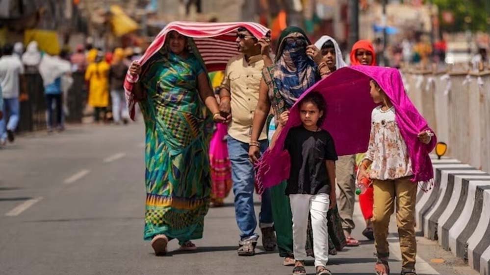 MP में तापमान 37°C पार, सामान्य से 3 डिग्री ज्यादा; इंदौर-उज्जैन संभाग सबसे गर्म, होली पर भी गर्म रहे भोपाल और ग्वालियर-जबलपुर