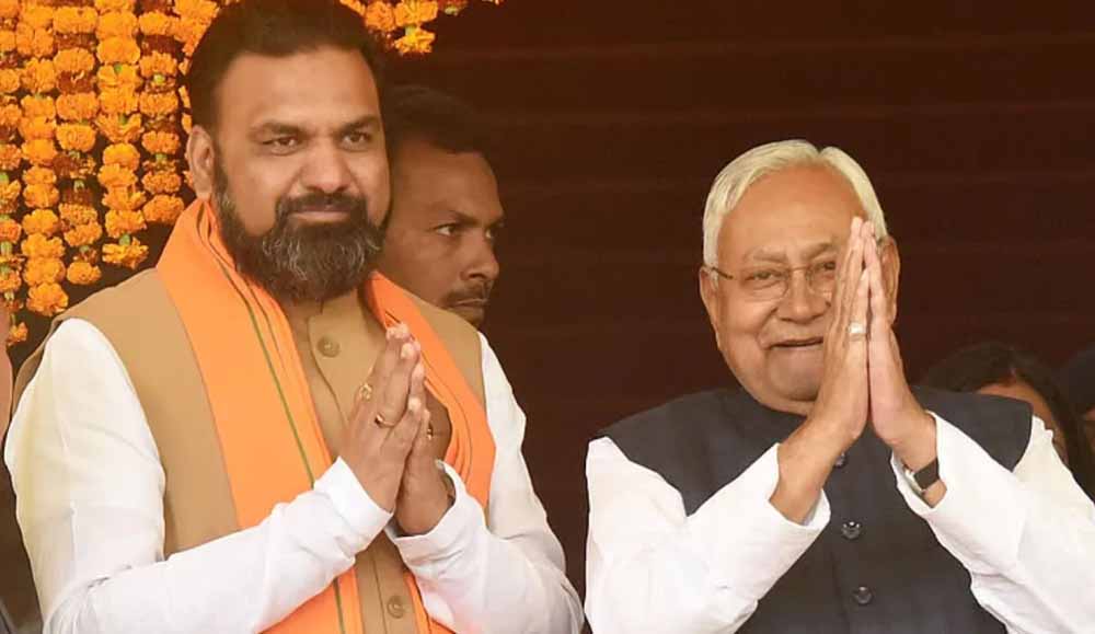 बिहार की राजनीति में हलचल: नीतीश कुमार के संकेत से नए CM पर अटकलें तेज, सम्राट के समर्थन में लगे नारे