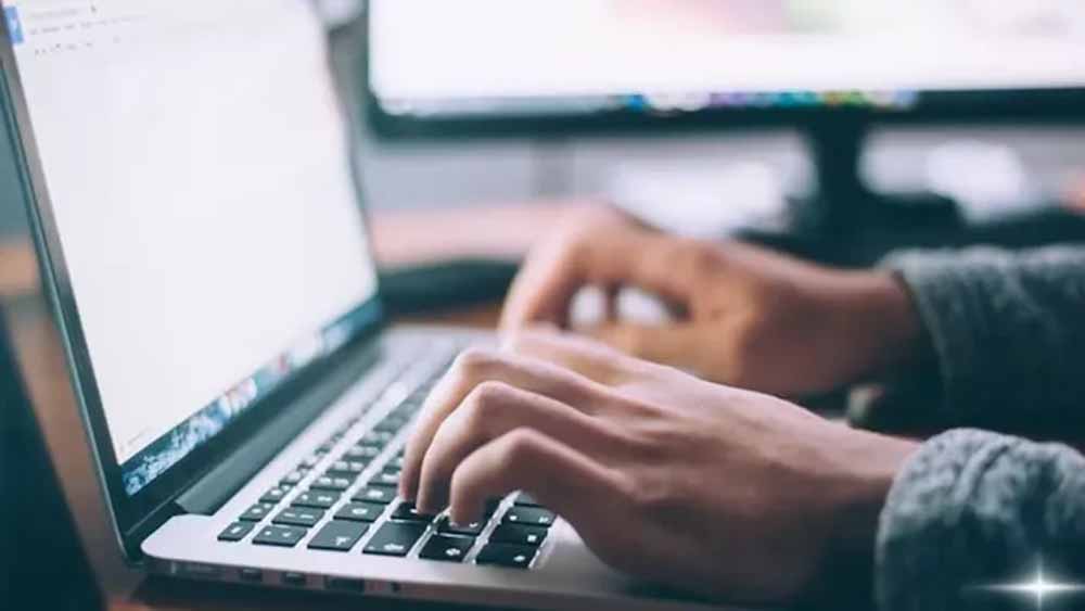 बिहार में पुलिस सेवाएं ऑनलाइन, अब घर बैठे FIR से लेकर वेरिफिकेशन तक की सुविधा बिहार में पुलिस सेवाएं ऑनलाइन, अब घर बैठे FIR से लेकर वेरिफिकेशन तक की सुविधा