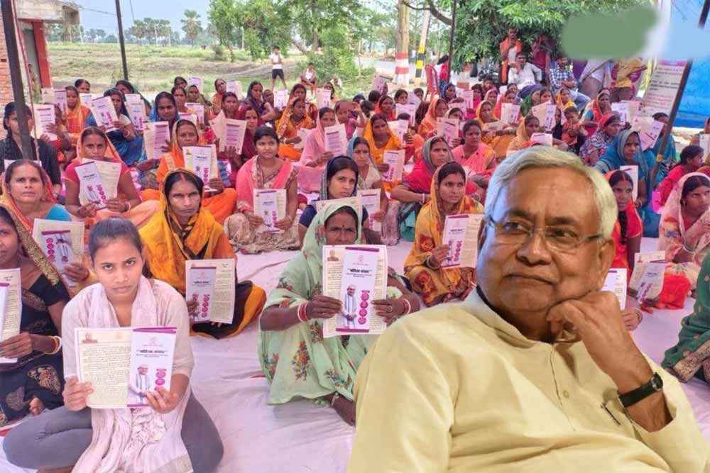 जीविका दीदीयों को सहकारी संघ देगा 2 लाख तक लोन, माइक्रो फाइनेंस कंपनियों से मिलेगा छुटकारा