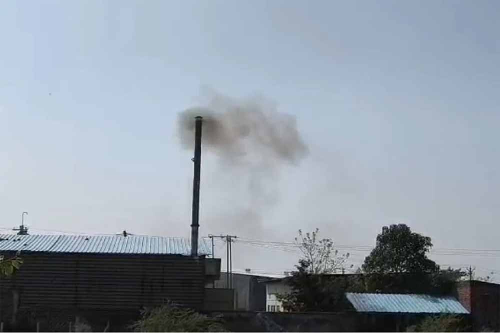 पर्यावरणीय उल्लंघनों पर मंडल सख्त: 30 उद्योगों पर उत्पादन बंद, 28.92 लाख की क्षतिपूर्ति पर्यावरणीय उल्लंघनों पर मंडल सख्त: 30 उद्योगों पर उत्पादन बंद, 28.92 लाख की क्षतिपूर्ति