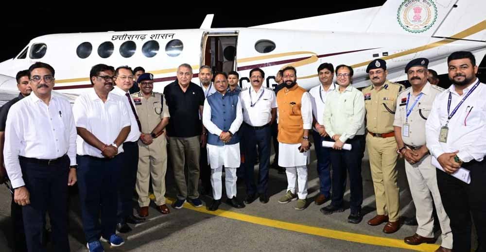 बिलासा देवी केवट एयरपोर्ट पर नाइट फ्लाइट्स की शुरुआत, मुख्यमंत्री विष्णुदेव साय ने किया शुभारंभ बिलासा देवी केवट एयरपोर्ट पर नाइट फ्लाइट्स की शुरुआत, मुख्यमंत्री विष्णुदेव साय ने किया शुभारंभ