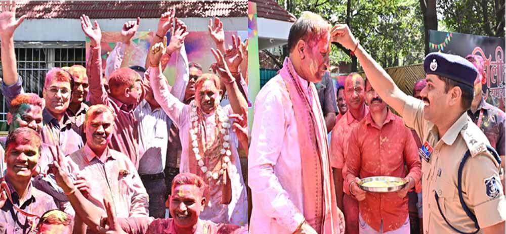 सीएम हाउस में होली के रंगों की बौछार, मुख्यमंत्री विष्णु देव साय ने अधिकारियों-कर्मचारियों संग खेली होली