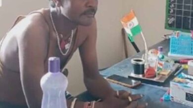 स्कूल में शराब पीकर आए दो सहायक शिक्षक सस्पेंड, डीईओ ने उठाया कड़ा कदम