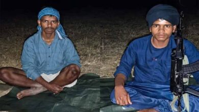 कांकेर में नक्सलियों ने डाले हथियार, AK-47 संग 2 बड़े इनामी उग्रवादियों का सरेंडर