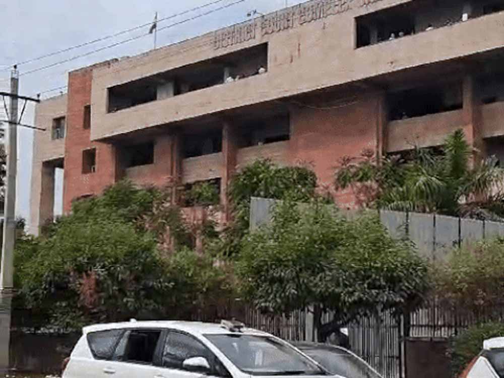 रायपुर में बड़ा खुलासा: अविभाजित मध्य प्रदेश के नाम पर करोड़ों का आवास ऋण घोटाला उजागर रायपुर में बड़ा खुलासा: अविभाजित मध्य प्रदेश के नाम पर करोड़ों का आवास ऋण घोटाला उजागर