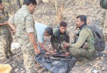 छत्तीसगढ़ के जंगल में नक्सलियों का हथियारों का जखीरा बरामद, AK-47 और इंसास रायफल जब्त