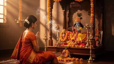 घर के मंदिर में रखते हैं 5 मूर्तियां, सफाई रखने से आती है सकारात्मक ऊर्जा
