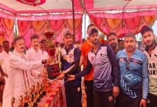 उप मुख्यमंत्री ने क्रिकेट खिलाड़ियों का किया उत्साहवर्धन