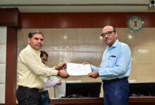 ई-ऑफिस में समयबद्ध कार्य करने और उपस्थिति में श्रेष्ठ प्रदर्शन करने वाले अधिकारी-कर्मचारियों को मुख्य सचिव ने किया सम्मानित