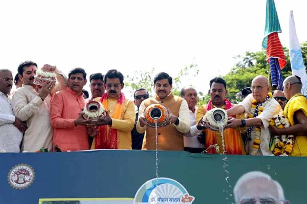 पानी की बूंद-बूंद बचाने के लिए सनातन संस्कृति की पवित्र धारा का अभियान है जल गंगा संवर्धन : मुख्यमंत्री डॉ. यादव