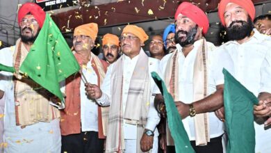 सिख गुरुओं की सीख और बलिदान हम सभी को देती है प्रेरणा – मुख्यमंत्री विष्णु देव साय सिख गुरुओं की सीख और बलिदान हम सभी को देती है प्रेरणा – मुख्यमंत्री विष्णु देव साय