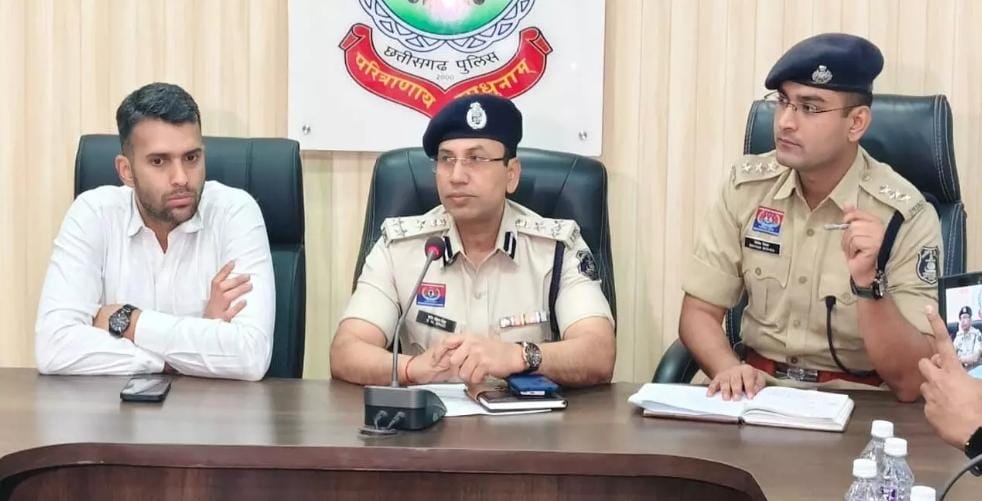 72 घंटे के भीतर रायगढ़ जिला प्रशासन की अफीम की खेती पर ताबड़तोड़ कार्रवाई, जिला प्रशासन की कार्रवाई से संलिप्त लोगों में हड़कंप 72 घंटे के भीतर रायगढ़ जिला प्रशासन की अफीम की खेती पर ताबड़तोड़ कार्रवाई, जिला प्रशासन की कार्रवाई से संलिप्त लोगों में हड़कंप