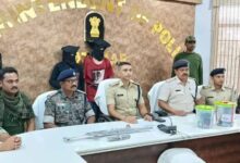 झारखंड पुलिस को बड़ी सफलता: 10 लाख के इनामी समेत 2 माओवादी कमांडर गिरफ्तार, हथियार बरामद