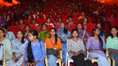 मंत्री लक्ष्मी राजवाड़े ने 600 छात्राओं को दिखाई द केरल स्टोरी 2 मंत्री लक्ष्मी राजवाड़े ने 600 छात्राओं को दिखाई द केरल स्टोरी 2