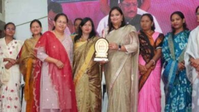 अंतरराष्ट्रीय महिला दिवस पर आंगनबाड़ी कार्यकर्ता, बिहान योजना व अन्य विधा से जुड़ी महिलाओं का सम्मान अंतरराष्ट्रीय महिला दिवस पर आंगनबाड़ी कार्यकर्ता, बिहान योजना व अन्य विधा से जुड़ी महिलाओं का सम्मान