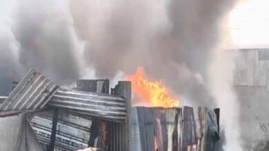 इंदौर में भीषण आग: स्क्रैप गोदाम से उठा धुएं का गुबार, कई किमी दूर तक दिखा असर