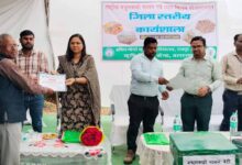 मधुमक्खी पालन से किसानों की आय में 20 से 25 प्रतिशत तक वृद्धि संभव