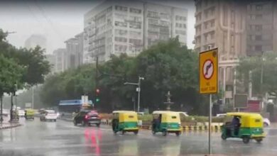 दिल्ली-NCR में मौसम का यू-टर्न: धूल भरी आंधी के साथ बारिश, आगे भी जारी रहेगी आंखमिचौली