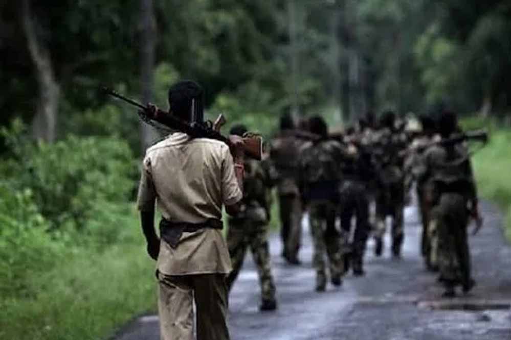 छिपा एक नक्सल लीडर, दूसरा फरार, कई नक्सलियों ने किया सरेंडर… बस आखिरी चोट बाकी