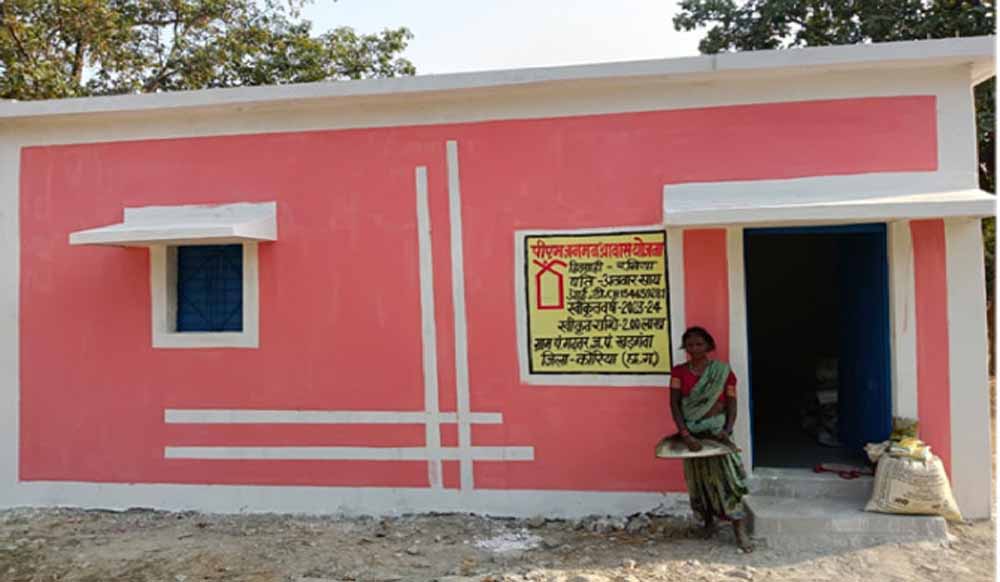 झोपड़ी से पक्के आशियाने तक- पीएम जनमन योजना से बदली रनिया बाई की जिंदगी’